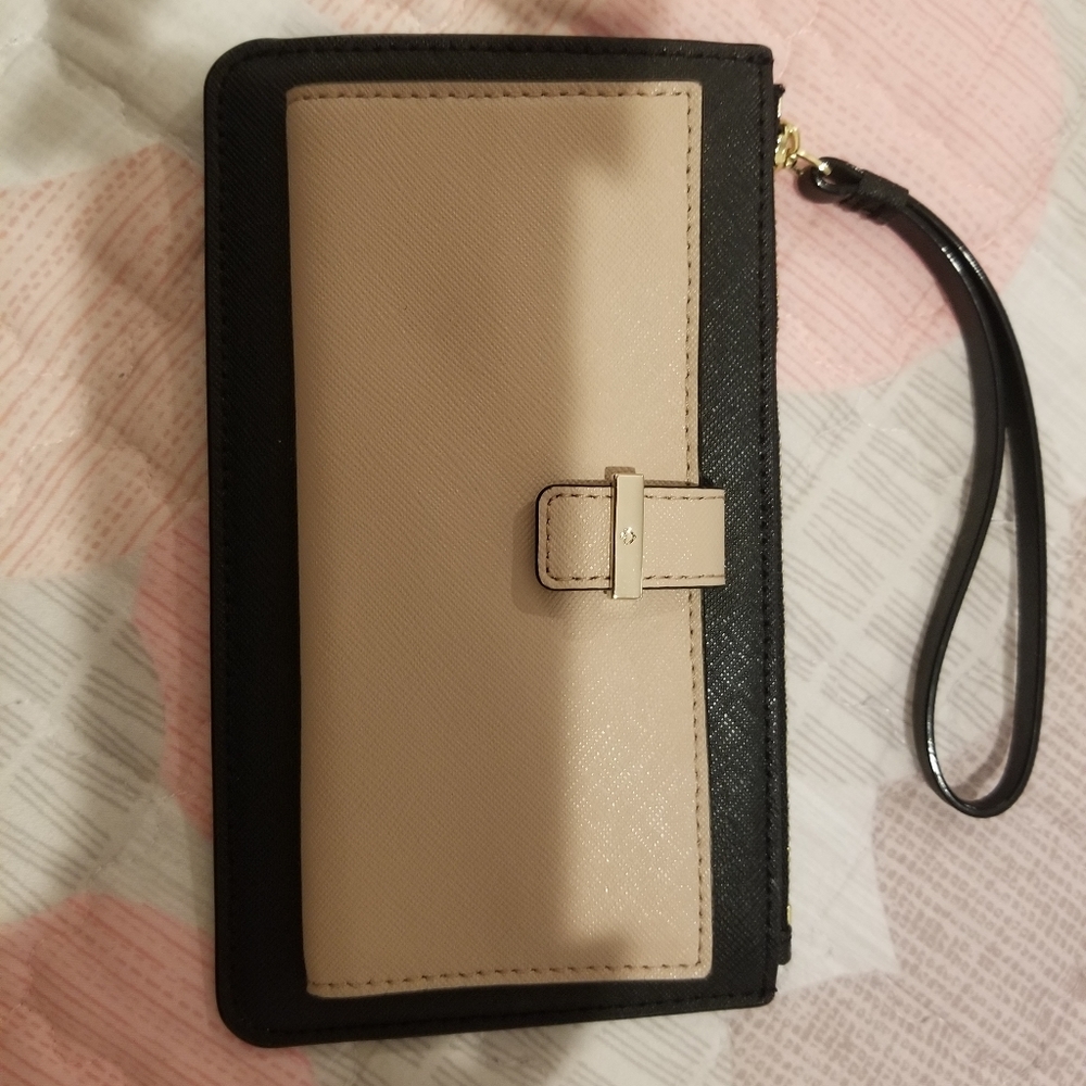 Kate spade brand new two tone wristlet